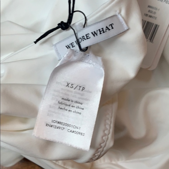 🦃 SOLD WeWoreWhat Brooklyn One piece in White NWT - Picture 8 of 11